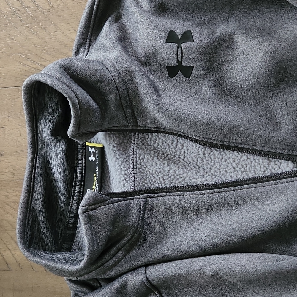 Under Armour men's small full zip fleece lined